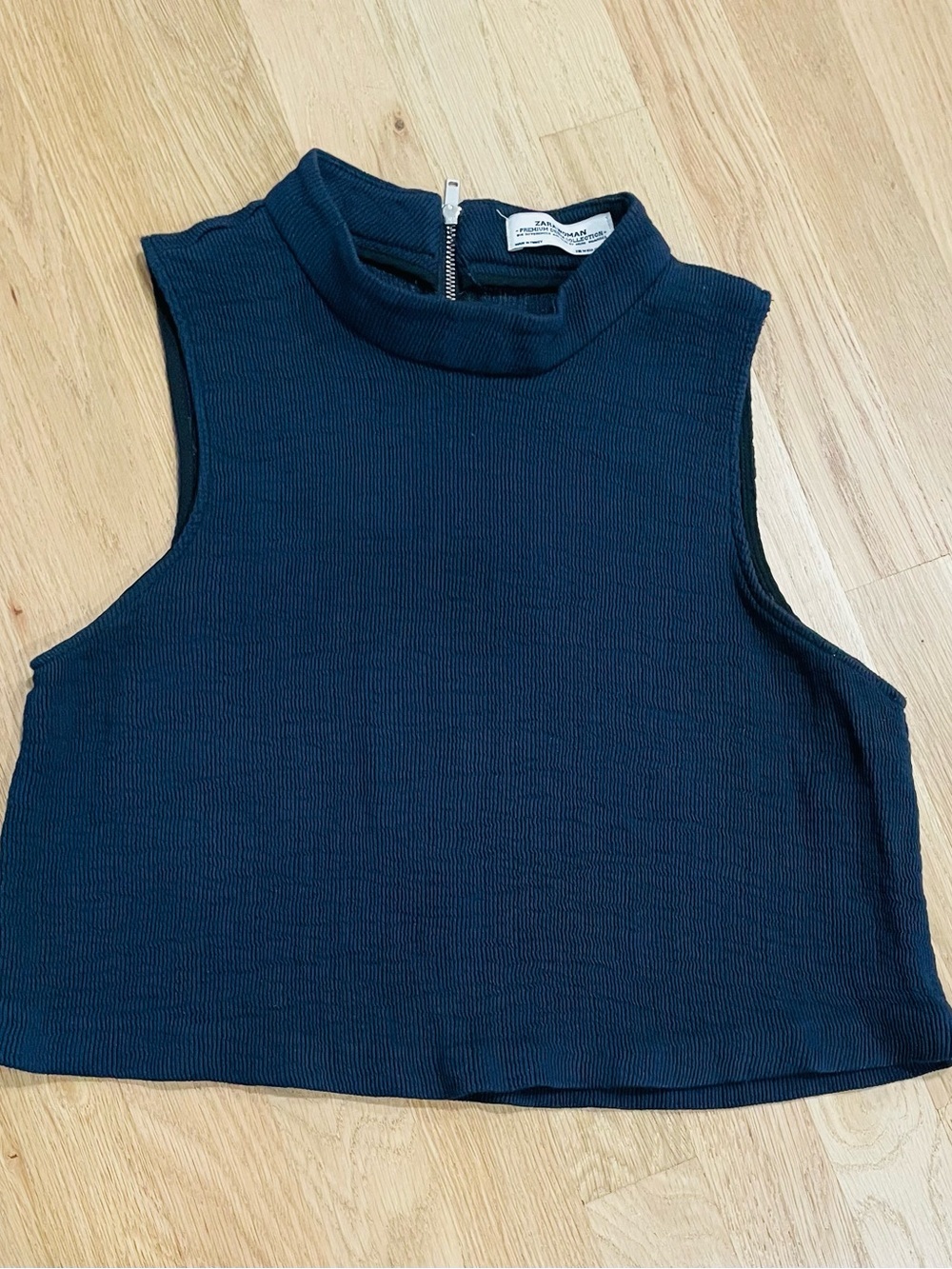 Zara Navy Ribbed Sleeveless Mock-Neck Crop Top